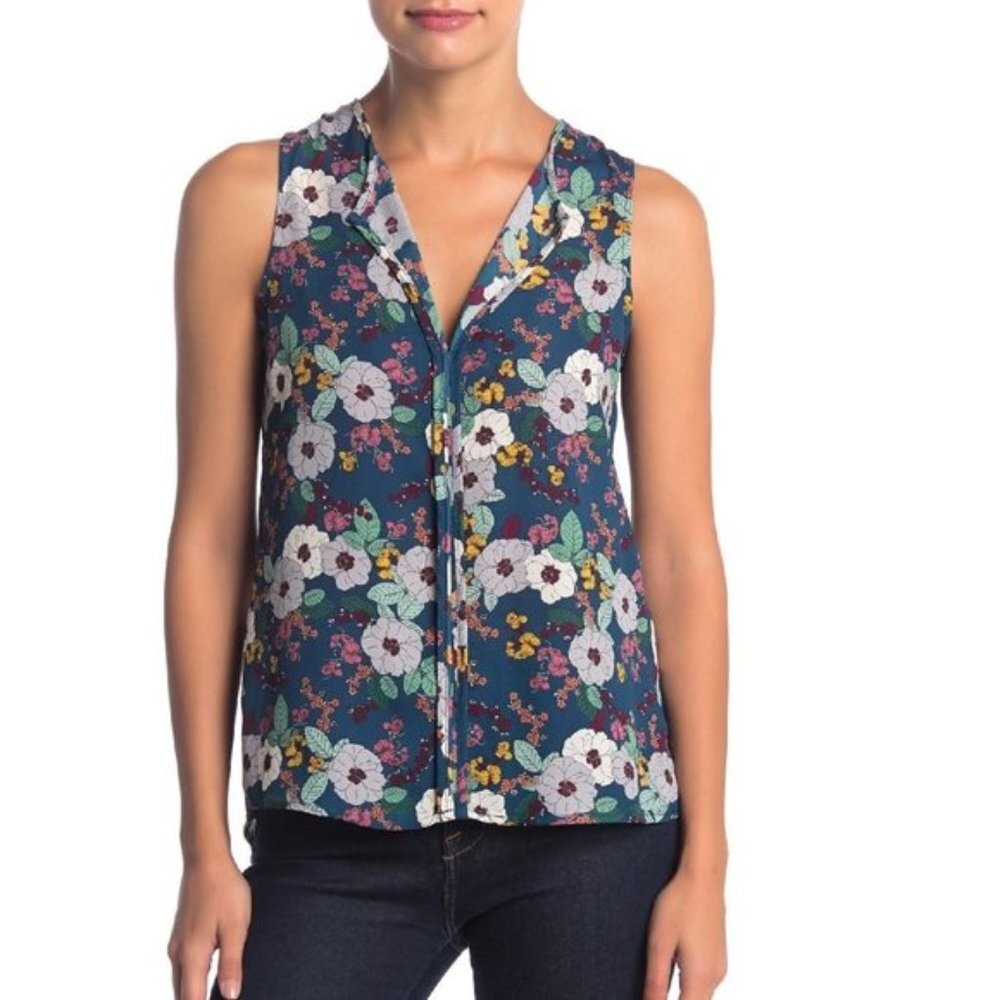 Bobeau Lily Sleeveless Floral Print Blouse Petite